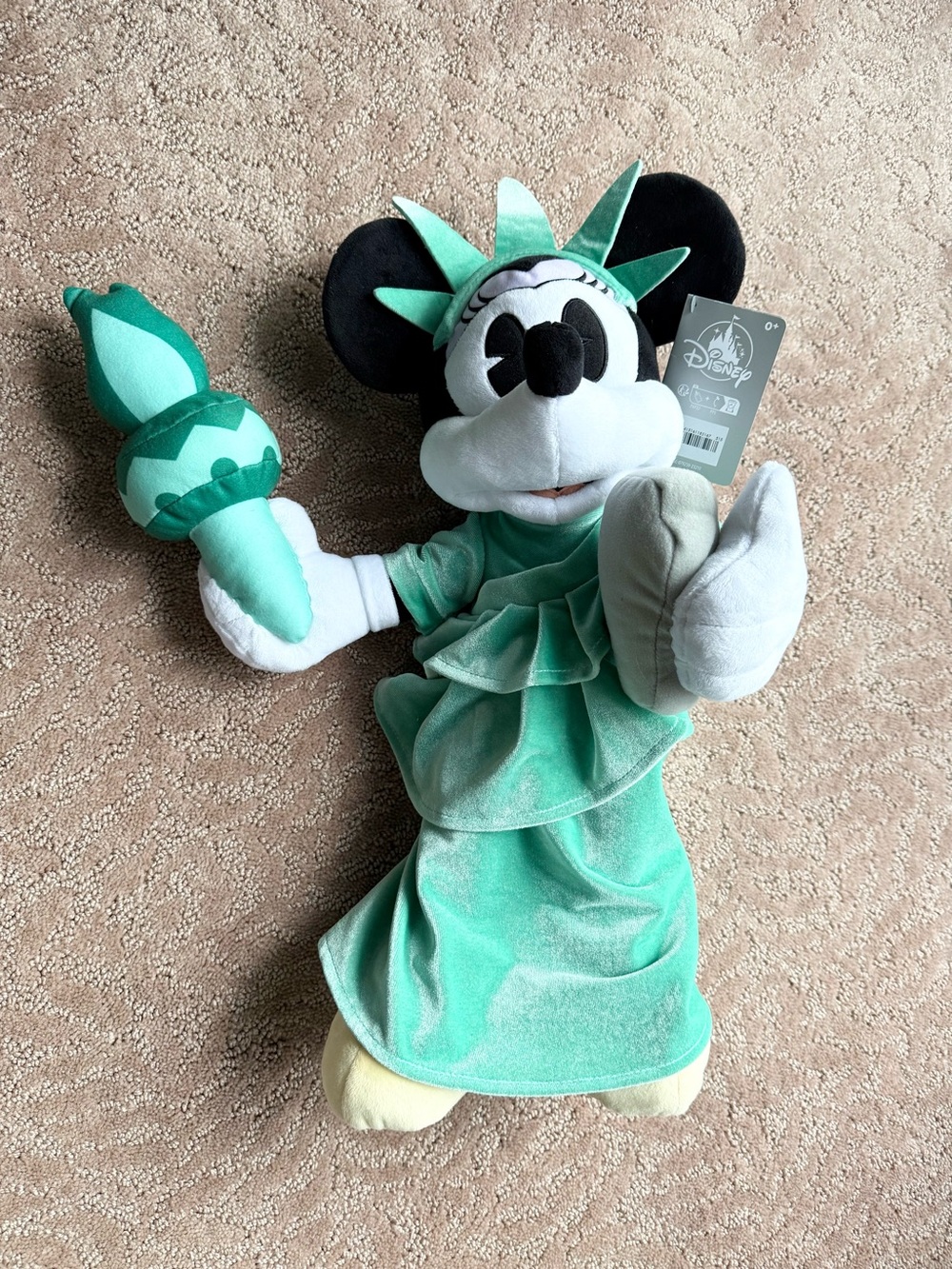 NWT Disney Minnie Mouse NYC Statue of Liberty Plush Toy